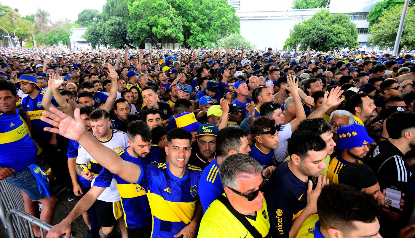 Tensión en la final de la Libertadores: la barra de Fluminense atacó a hinchas de Boca en el subte | Deportes