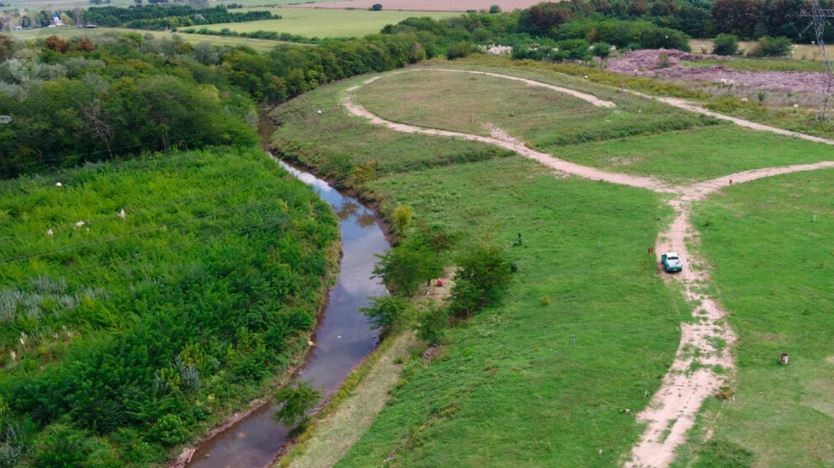Detectaron contaminación con microplásticos en aguas de dos cuencas bonaerenses | Clima, naturaleza y medio ambiente