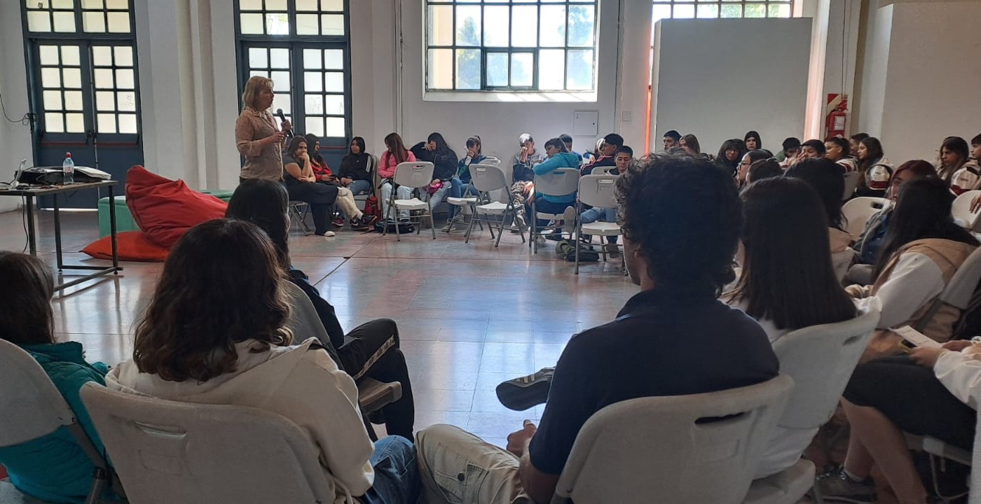 Salud mental: Alumnos secundarios de San Juan aprendieron a mirar las "señales de lo invisible" | Actualidad