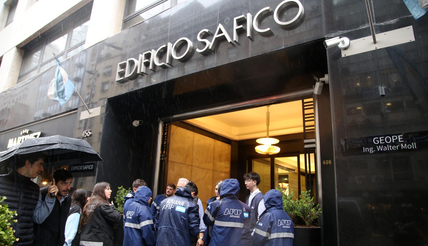 Nuevos allanamientos en la City porteña para desmantelar cuevas que operan dólar blue | Economía