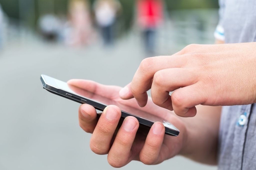 Anularon el DNU que declaró "servicio esencial" a las telecomunicaciones: empresas podrán fijar precios libremente | Economía