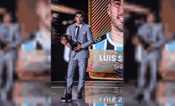 Suárez se despidió de Gremio y fue elegido como mejor jugador de la liga brasileña | Deportes