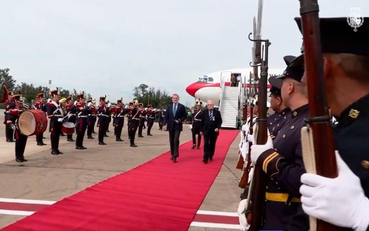 El Rey Felipe VI llegó a Buenos Aires para participar de la asunción de Milei | Política