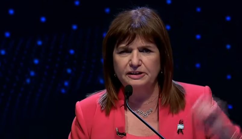 "El que las hace, las paga": la frase de Bullrich sobre el botellazo a Milei | Política