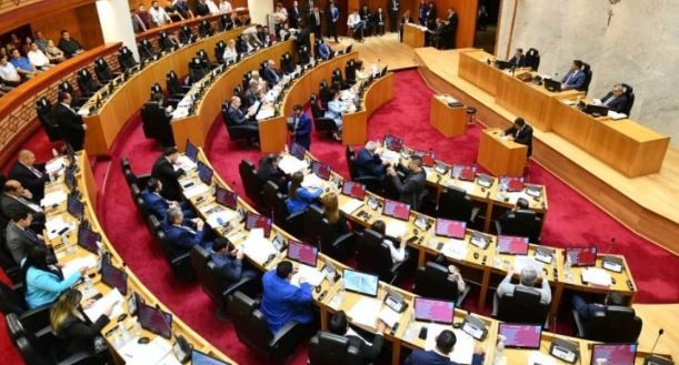 Tucumán: Los legisladores se duplicaron la dieta | Política