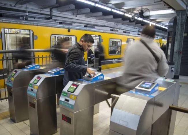 El subte aumentará 56% en dos tramos: $110 en enero | Actualidad