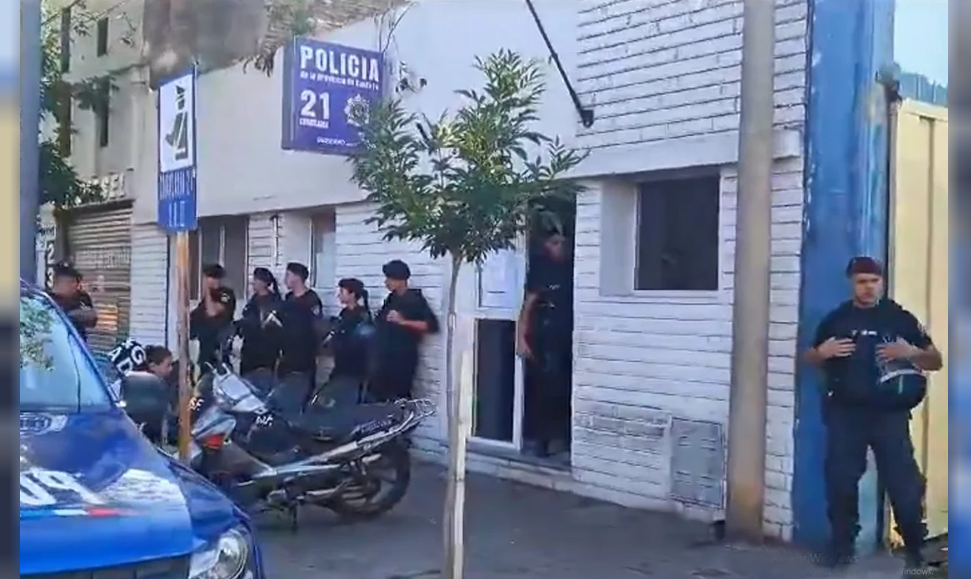 Recapturaron a otros dos de los presos que se escaparon de un comisaría en Rosario: quedan 11 prófugos | Actualidad