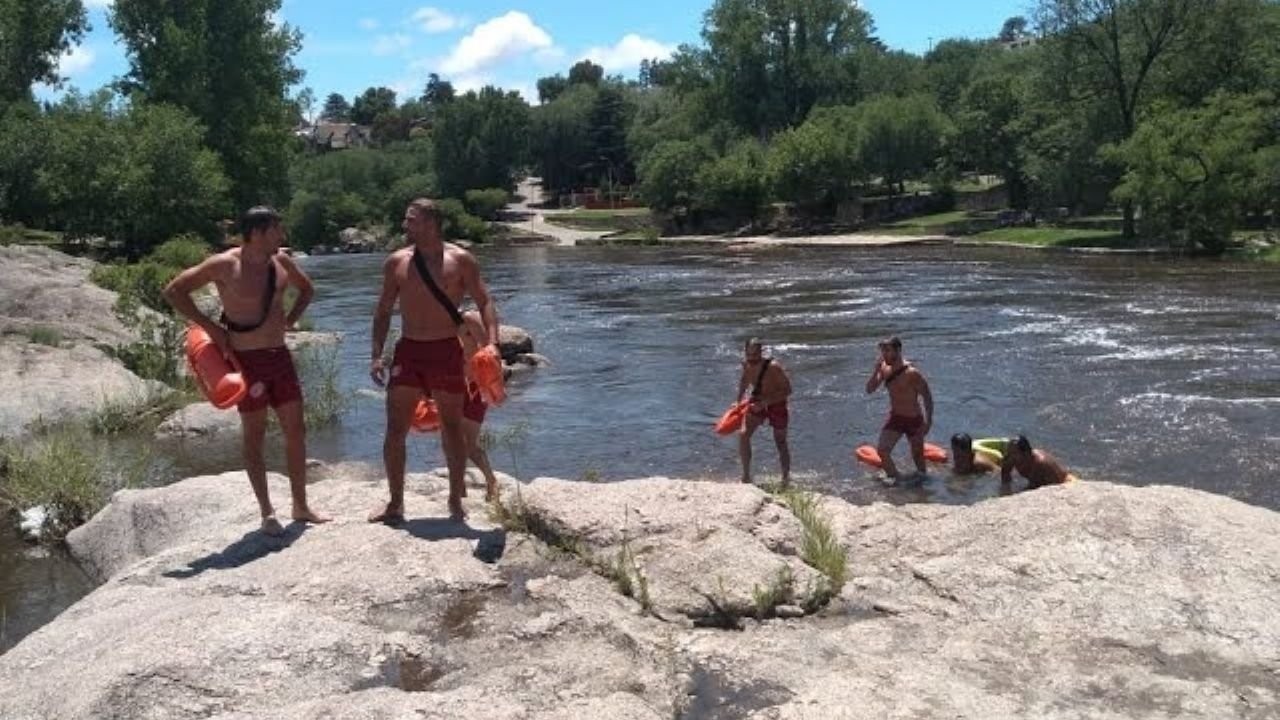 Rescataron a un bebé que se estaba ahogando en el río de Carlos Paz | Actualidad