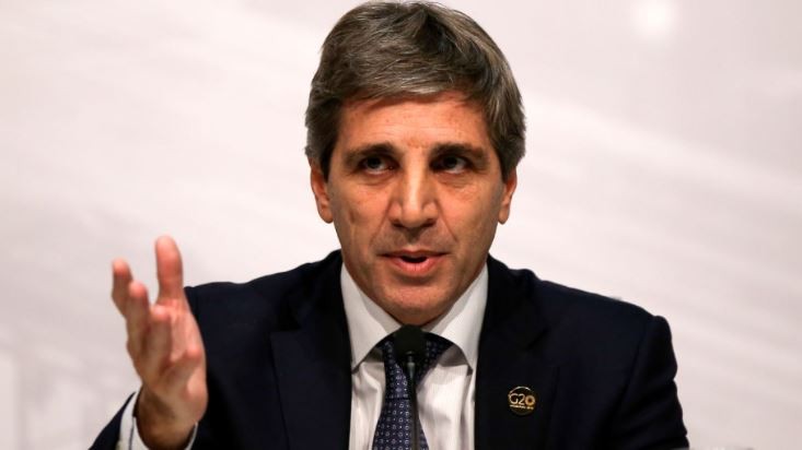 El Gobierno amplía la emisión de deuda en dólares y pesos | Economía