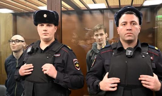 Dos rusos van a prisión por leer poesía contra la guerra en Ucrania | Internacionales