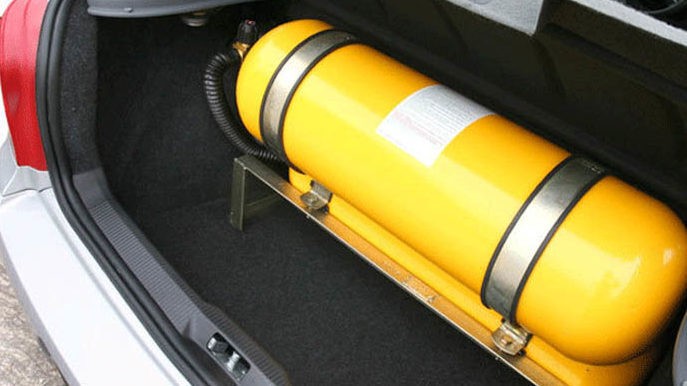 Aumentó la nafta: cuánto cuesta colocarle GNC al auto | Economía