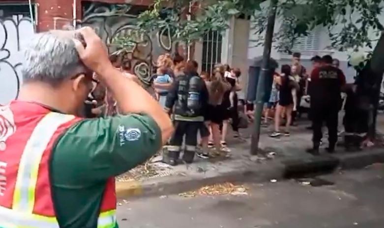 Evacuaron una colonia de verano por un principio de incendio en Chacarita | Actualidad