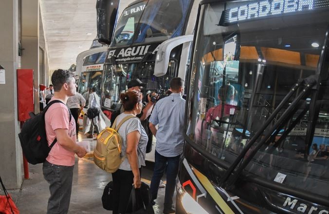 Las agencias de viajes pidieron a la Justicia que el DNU de Milei sea declarado inconstitucional | Política