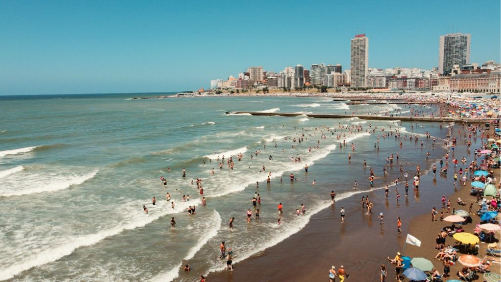 Más de 300 mil turistas arribaron a Mar del Plata durante la primera semana de enero | Actualidad