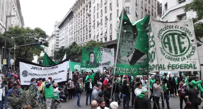 Sindicatos de estatales nacionales acordaron un aumento del 16% para enero | Economía