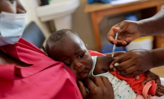 África inició una campaña de vacunación sistemática contra la malaria en un hito mundial | Internacionales