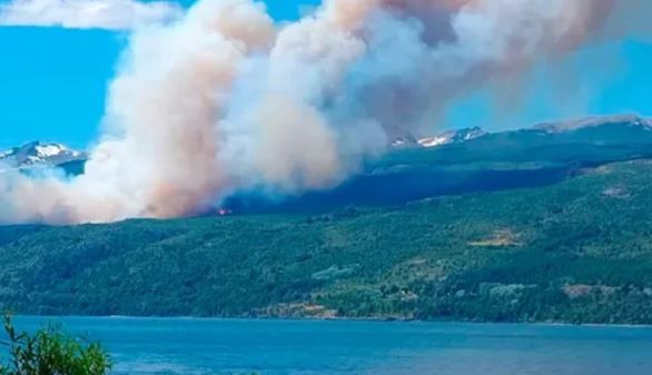 Incendio en el Parque Los Alerces ya arrasó con 1.000 hectáreas | Clima, naturaleza y medio ambiente