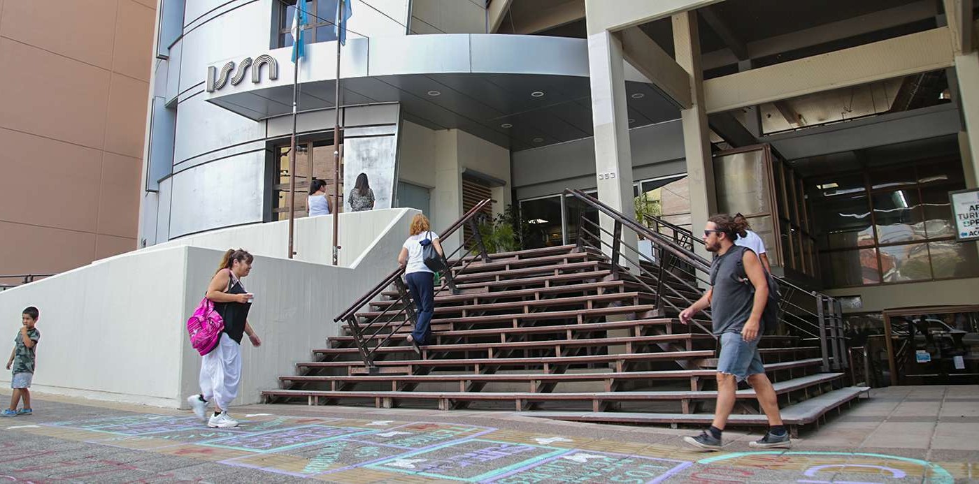 Neuquén aumentó aportes para el Instituto de Seguridad Social y generó el rechazo de los gremios | Economía