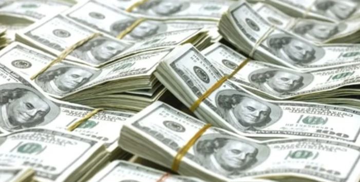 El dólar blue cedió otros $20 y cerró la semana en $1.175 | Economía