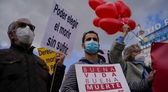 Ecuador se convierte en el segundo país latinoamericano en despenalizar la eutanasia | Internacionales