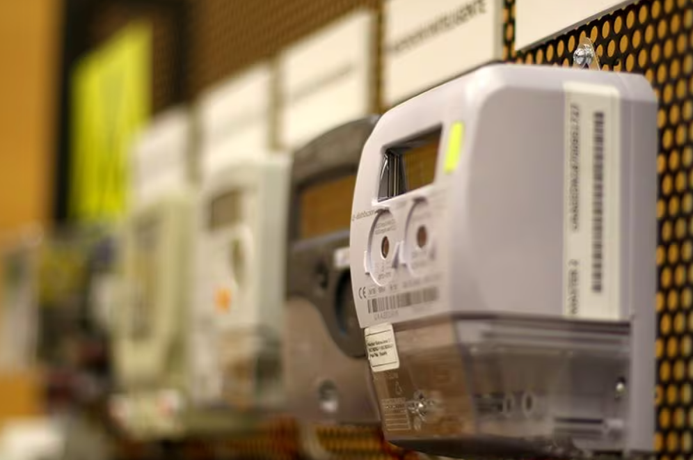 Tras anunciar aumento de 150% en tarifas de electricidad, el Gobierno avanza con instalación de "medidores inteligentes" | Economía