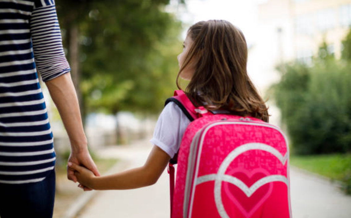 La ayuda escolar pasa de $17.000 a $70.000: quiénes pueden cobrarla | Economía