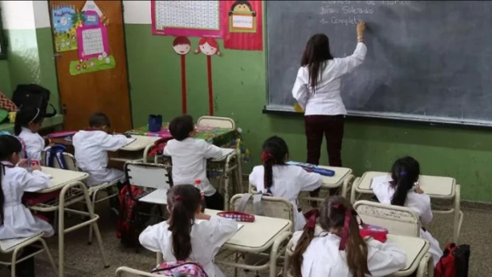 Oficializaron los $70.000 de Ayuda Escolar Anual: cómo hacer el trámite para cobrarla | Economía