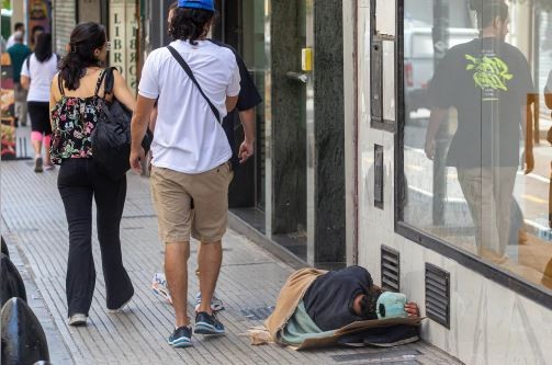 La UCA advierte que la pobreza seguirá creciendo y trepará al 60% en marzo | Economía