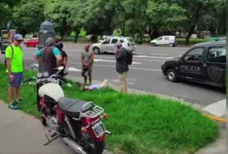 Alfonso Prat Gay chocó con su moto en Recoleta | Actualidad