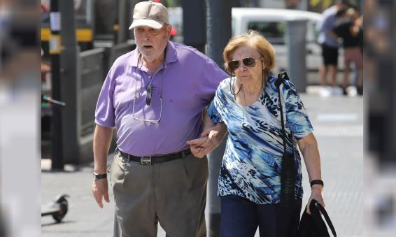 Los medicamentos consumidos por adultos mayores suben tres veces más que el resto | Economía