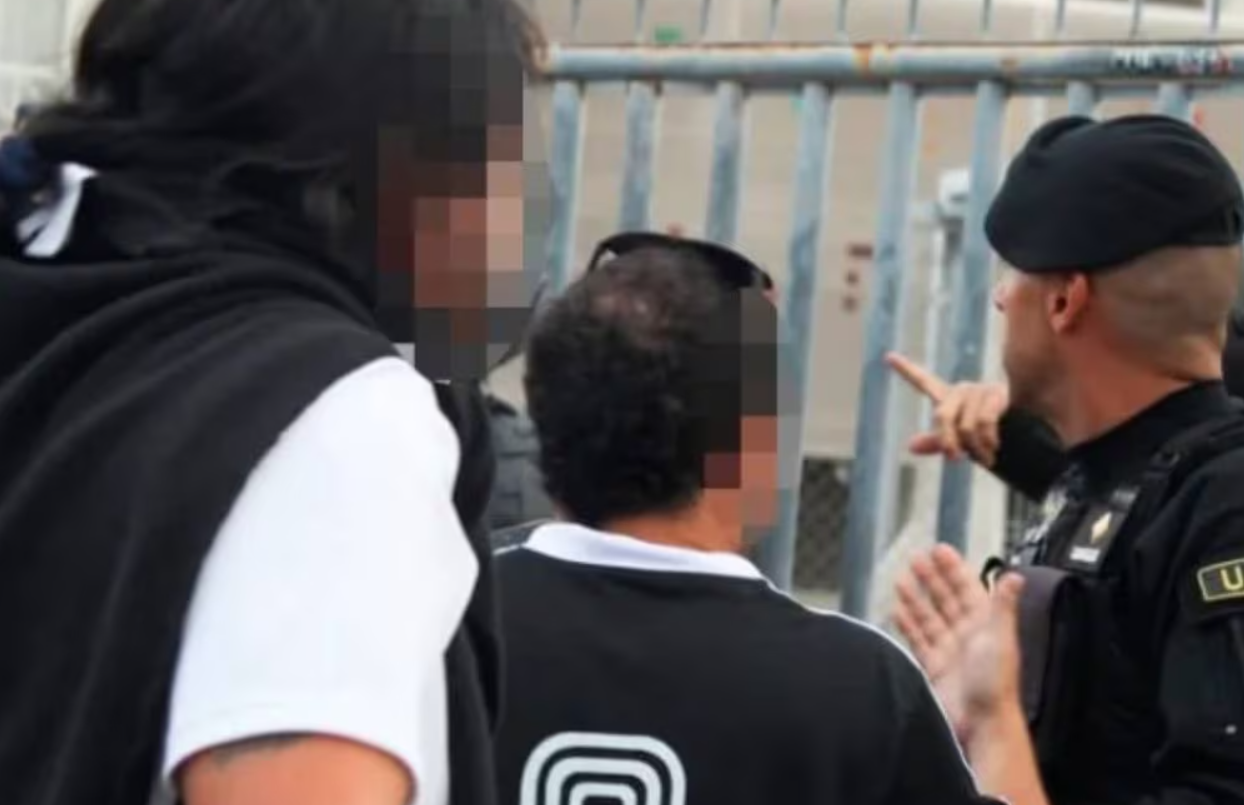 Detuvieron a un hincha de Colo Colo por violar a una mujer en una plaza en Mendoza | Actualidad