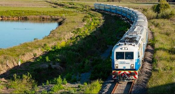Ferroviarios cerraron una recomposición del 12% para febrero, y sumas por un 28% de incremento salarial | Economía
