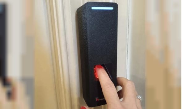 Un organismo estatal renueva sus lectores de huellas para mejorar el control del cumplimiento de horario de sus empleados | Actualidad