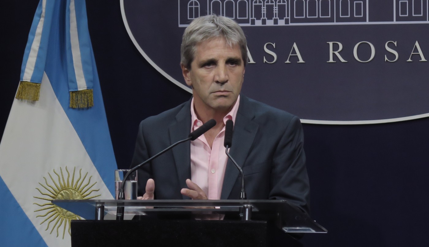 Caputo sobre la importación de alimentos: "Es un empujoncito para que bajen los precios" | Economía