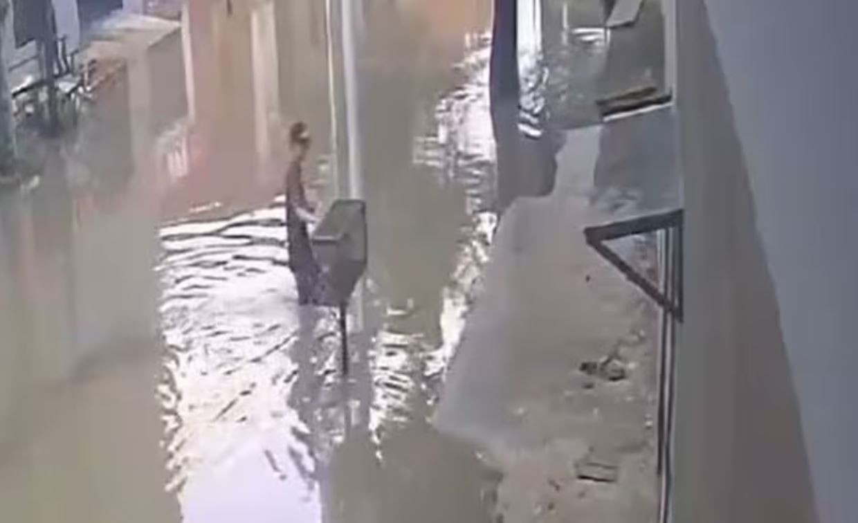 Habló el vecino que asistió al niño electrocutado en Lanús: “La mamá se le tiraba encima llorando” | Actualidad