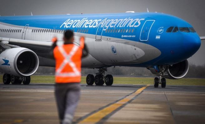 Pilotos de aviones anunciaron que harán un paro de 48 horas en el comienzo de Semana Santa | Actualidad