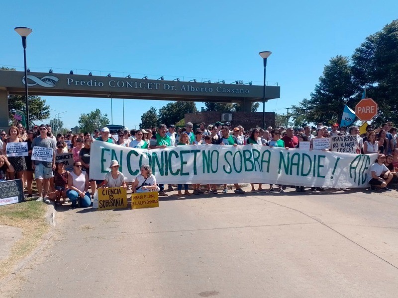 Jornada de paro y movilización de científicos en todo el país | Actualidad