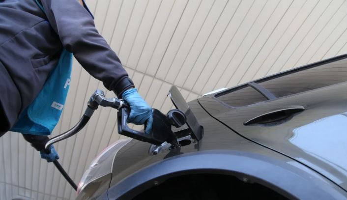 Los combustibles volverán a subir tras Semana Santa: las petroleras definen cuánto | Economía