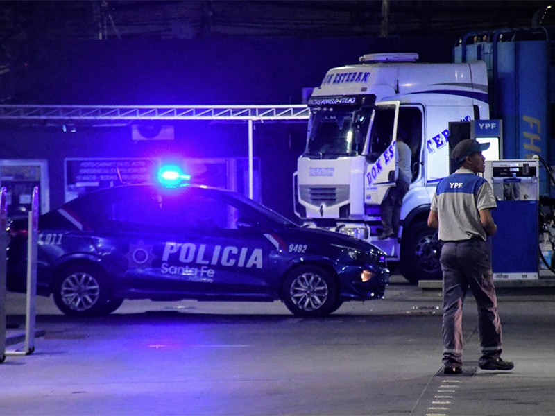 Insólita amenaza en una estación de servicio de Rosario: usaron un parlante | Actualidad