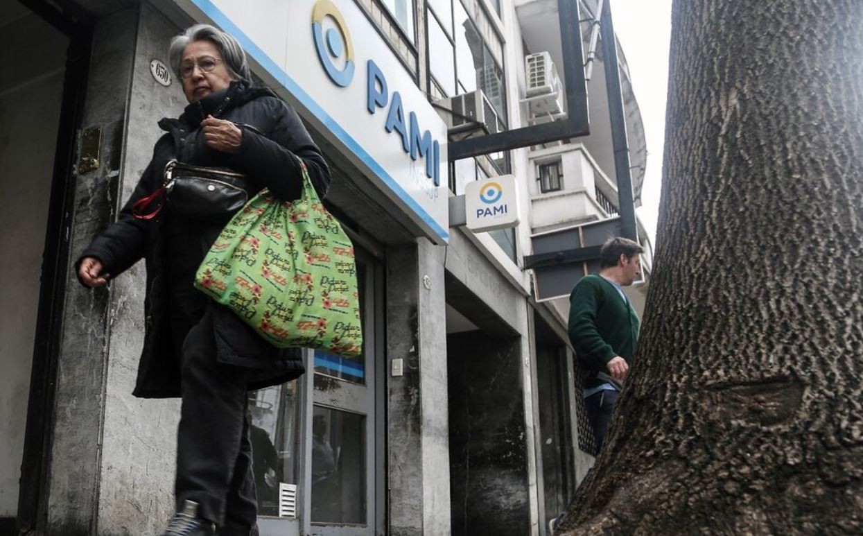 Las jubilaciones perdieron hasta un 47% de su poder de compra en un año | Economía