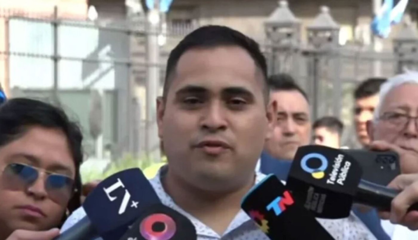 El Gobierno homenajeó a Ricardo Akins, el ex combatiente que fue asesinado en Lanús | Actualidad