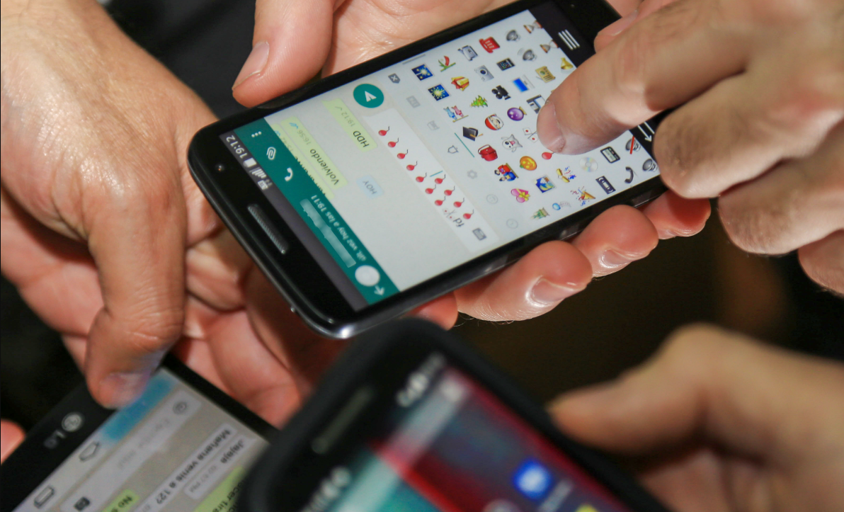 Por decreto, Milei liberó el mercado de telefonía, Internet y TV | Economía