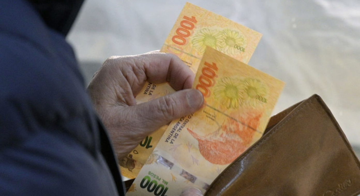 Salarios: acumulan caída del 23,9% en 4 meses y se acercan al piso del final de la convertibilidad | Economía