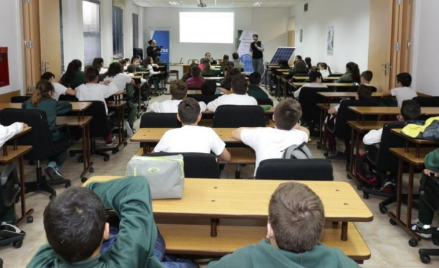Ayuda Cuota Escolar CABA y Vouchers Educativos del Gobierno nacional: ¿son compatibles? | Economía