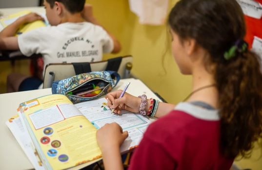 Cómo se tramita la ayuda escolar para los residentes en la Ciudad | Actualidad