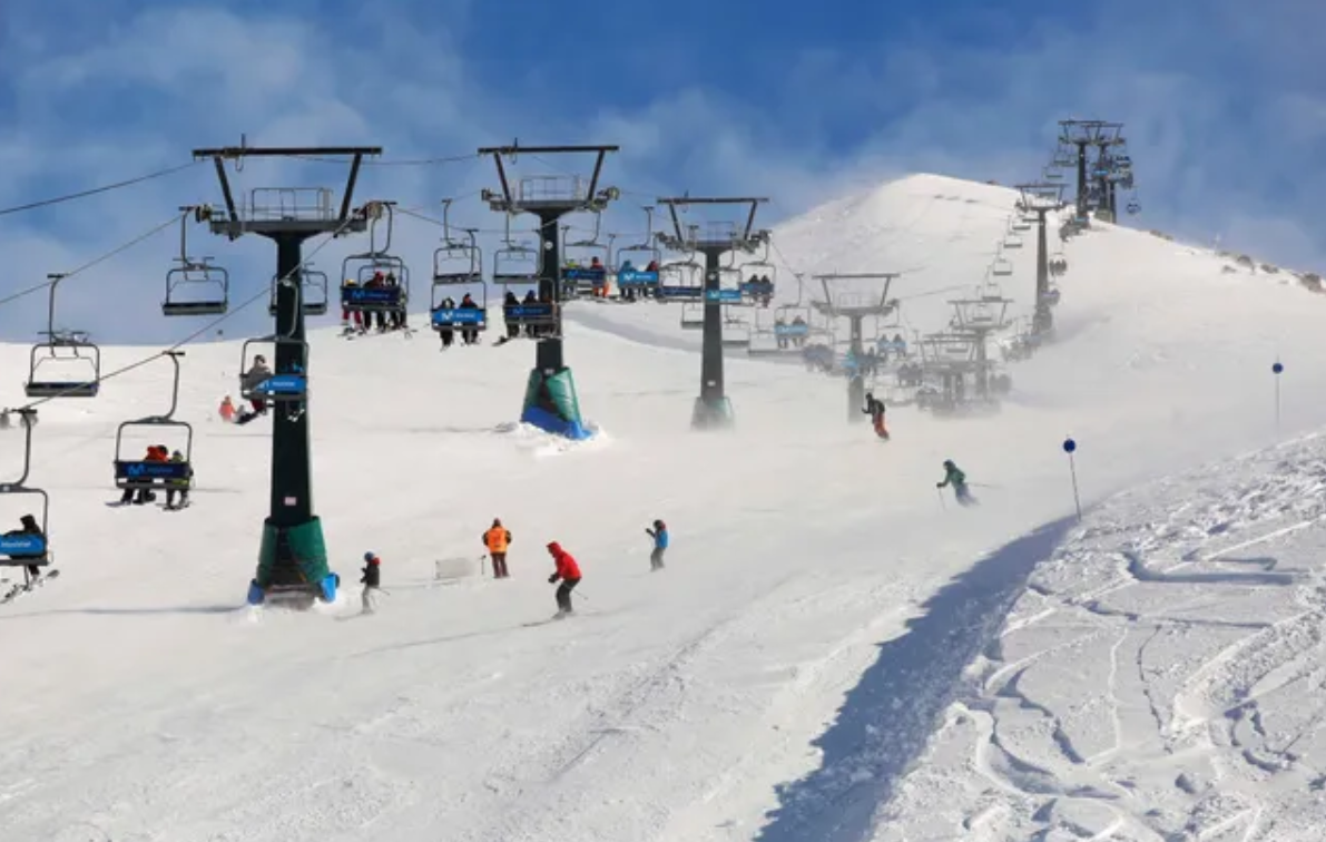 El pase para esquiar en Bariloche en 2024 costará casi como pasar un día en Disney | Actualidad