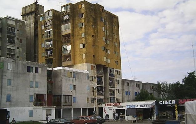 Tragedia en Fuerte Apache: murió una nena de tres años al caer al vacío desde un octavo piso | Actualidad