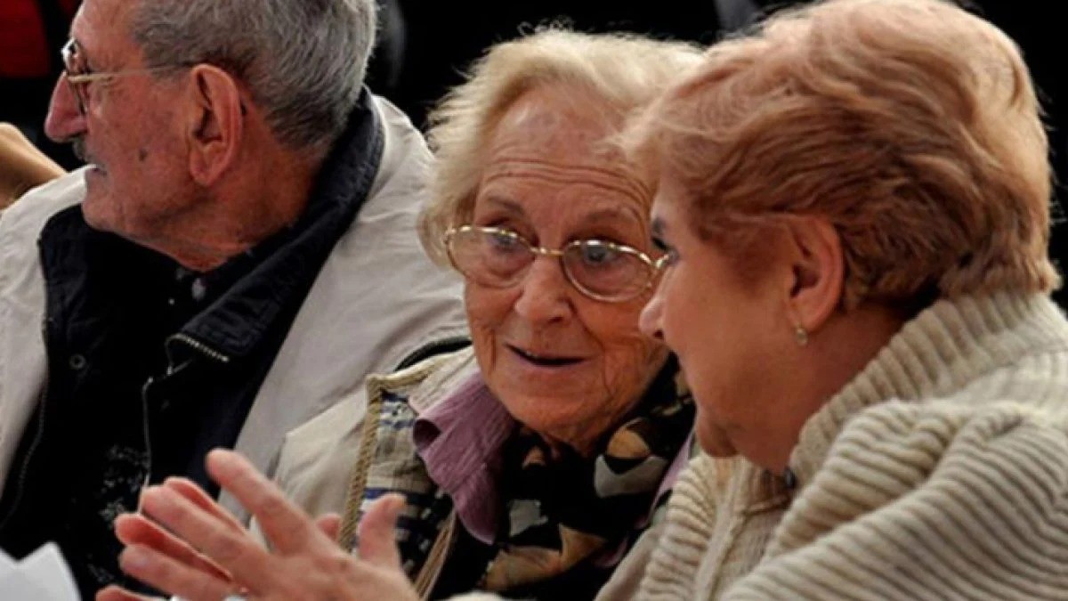 Oficializaron el pago de un bono para los jubilados nacionales durante mayo | Economía