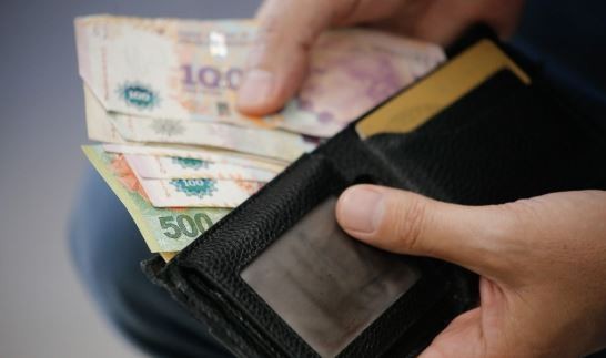 El Gobierno fijó en 234 mil pesos el Salario Mínimo, Vital y Móvil | Economía