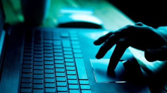 Vaciaban cuentas bancarias a través de teléfonos celulares robados y ahora serán indagados | Actualidad